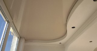 Натяжной потолок на балкон Краснотурьинск, цена 6101 руб.